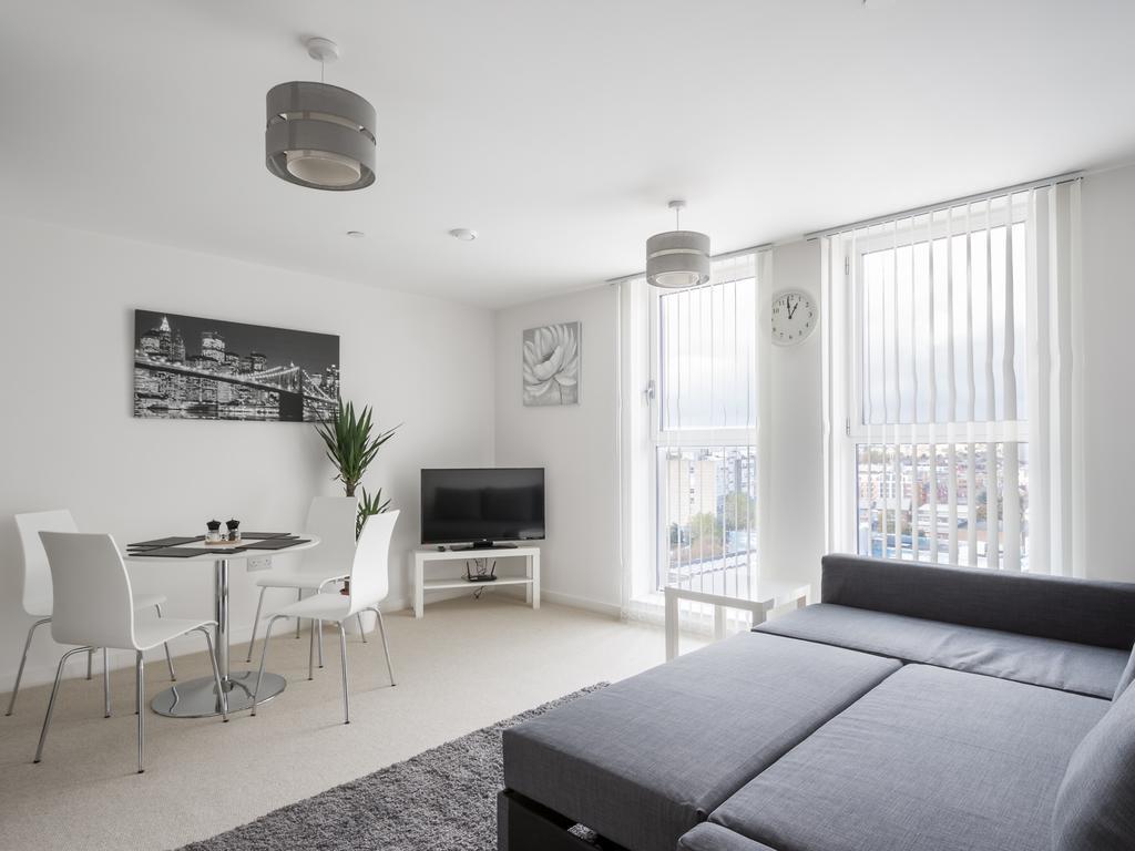 City View Apartment Bedford Eksteriør billede