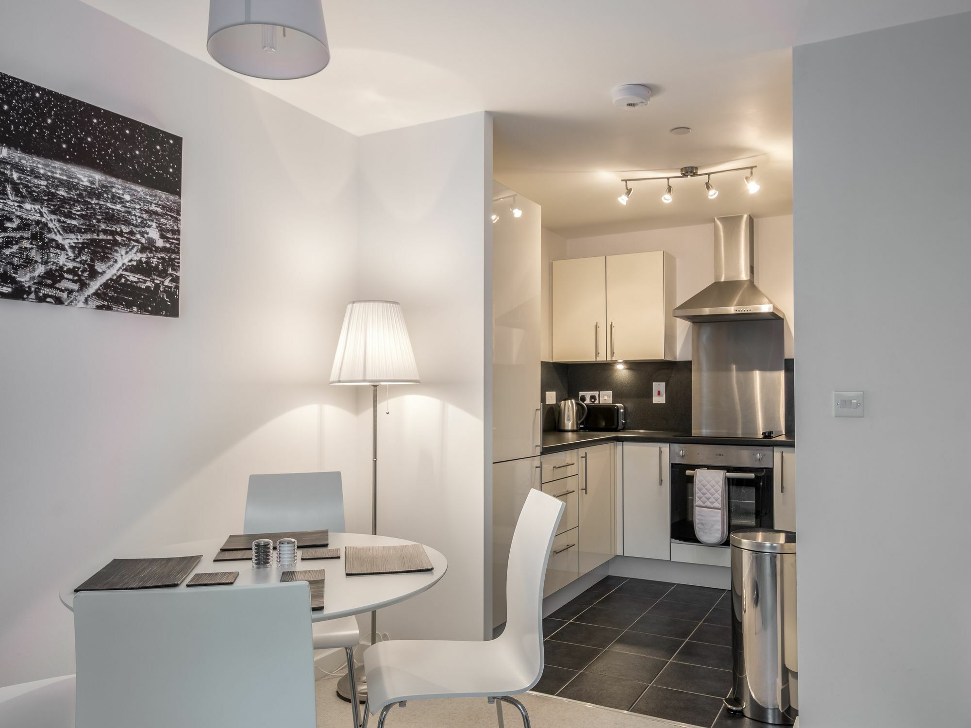 City View Apartment Bedford Eksteriør billede